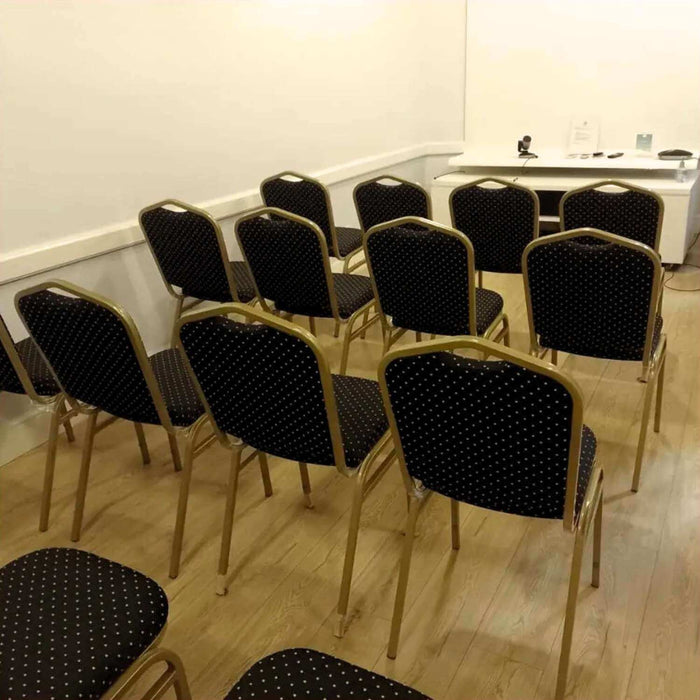 Silla de comedor banquetera negra CDX655